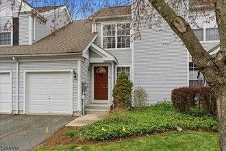 Building Photo - 5 Ajax Ct