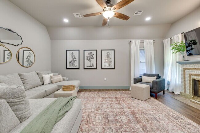 Building Photo - 2708 NW 11th St