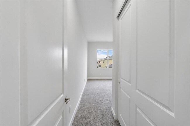 Building Photo - 14929 RedCove Pl