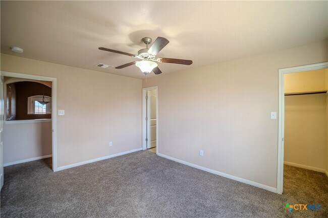 Building Photo - 602 W Vega Ln