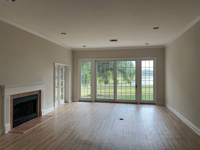 Building Photo - 2054 Sawgrass Dr