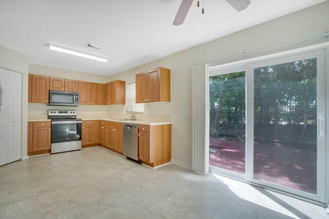 Building Photo - 785 Imperial Lake Rd