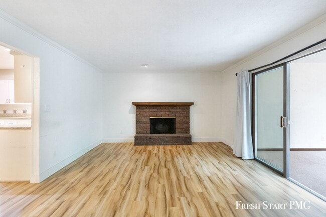 Building Photo - Charming 3-Bedroom Home in Walker – Conven...