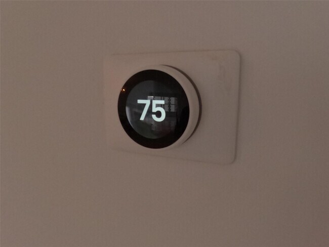 Building Photo - 3000 E Sunrise Blvd