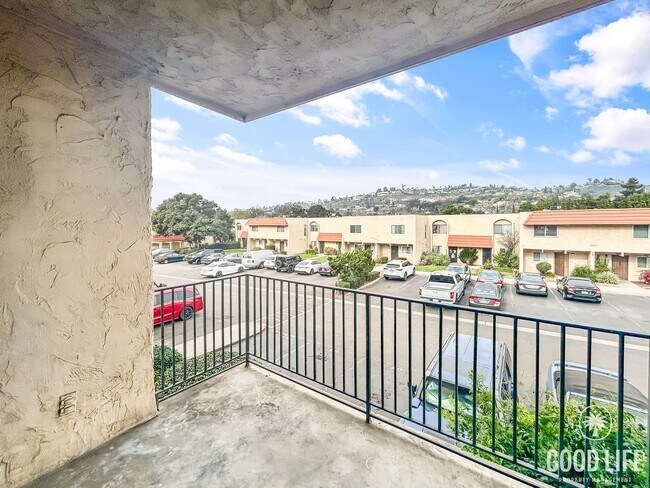 Building Photo - Beautiful 2BD/2BA w/ Reserved Parking and A/C in College Area!