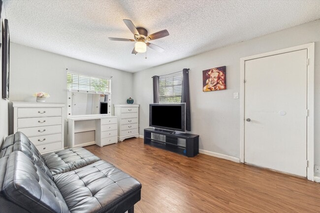 Building Photo - 5707 Cripple Brook Ct