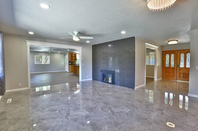 Building Photo - Saratoga single story home with Pool, and open Concept Living