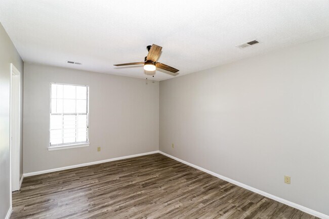 Building Photo - 3917 Kerwin Dr