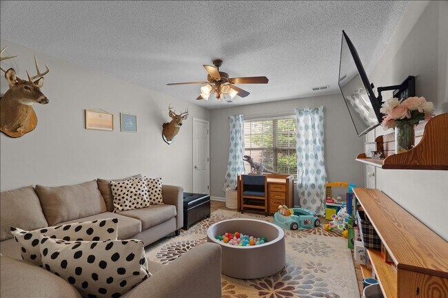 Building Photo - 11660 Mahogany Dr