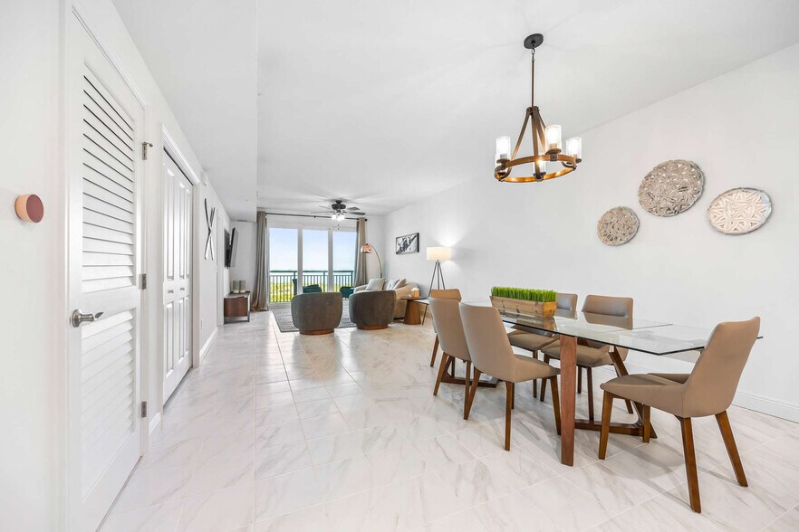 Building Photo - 605 Kemp St