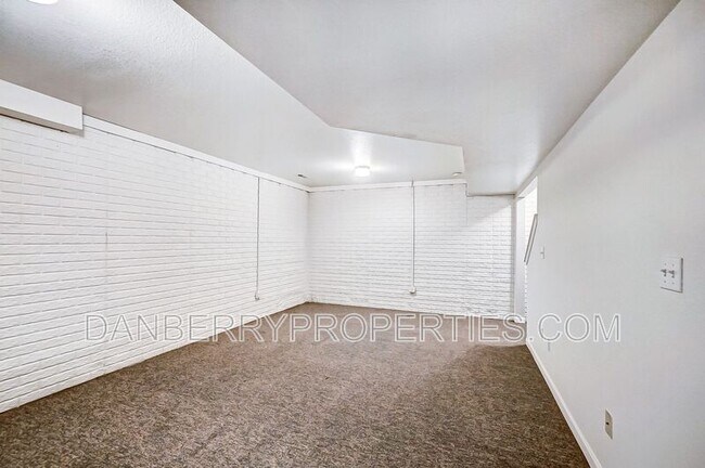 Building Photo - 3571 Turret Green Dr