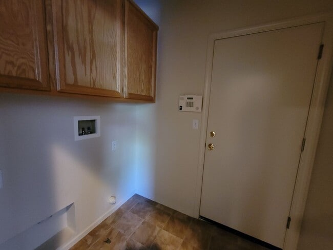 Building Photo - 3118 Midway Island St