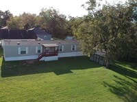 Building Photo - 215 Live Oak St