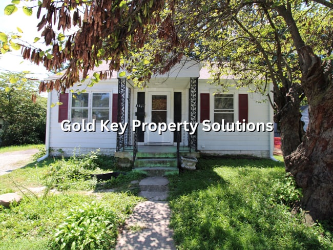 Building Photo - 2513 Fowler St