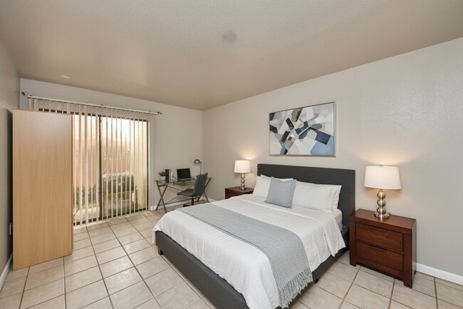 Building Photo - 10075 Westpark Dr