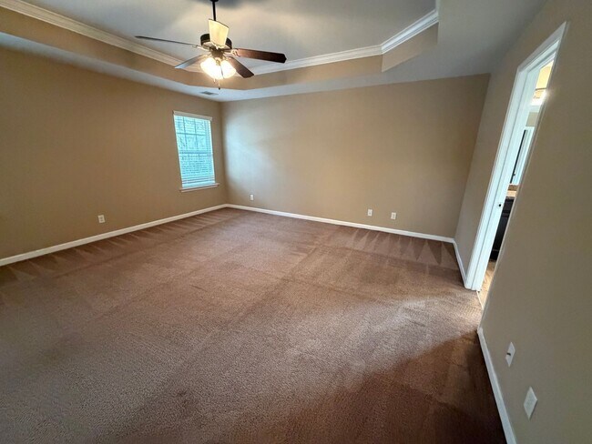 Building Photo - FOR RENT