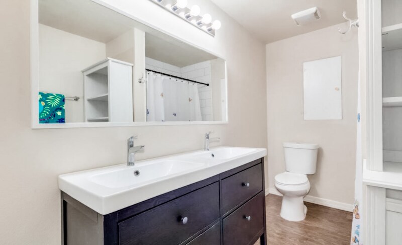 Building Photo - 1430 E Meadowbrook Ave