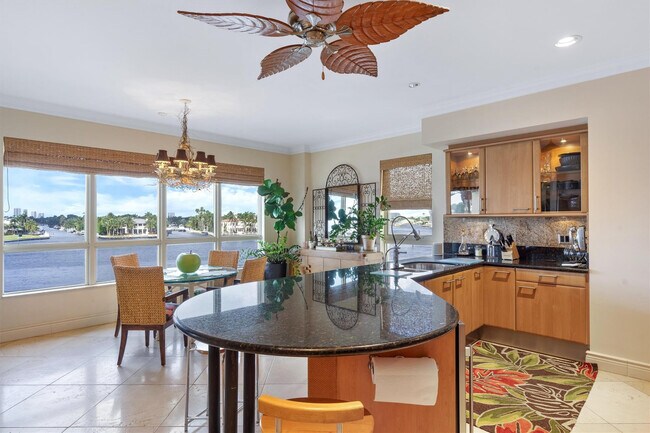 Building Photo - 209 N Birch Rd