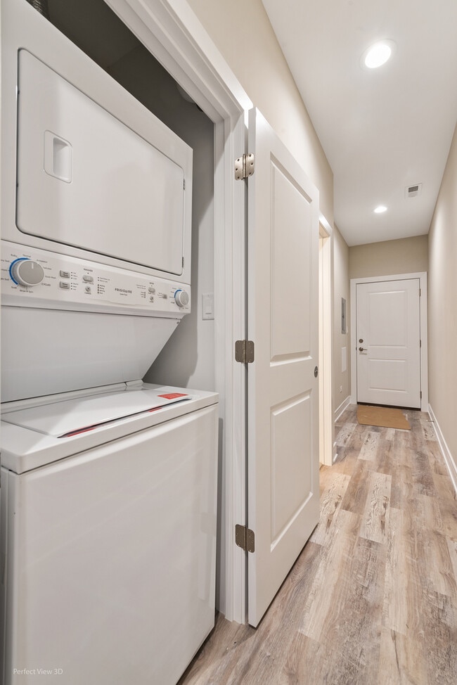 Building Photo - 6530 S Maryland Ave