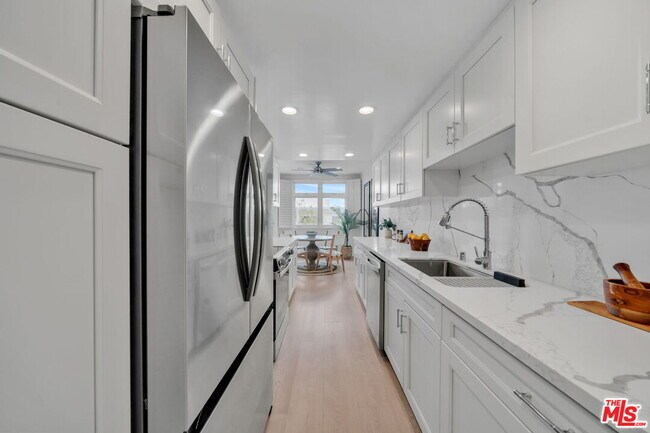 Building Photo - 900 Euclid St