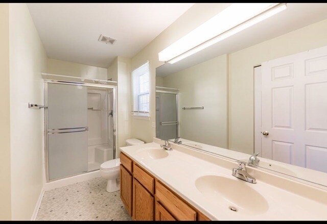 Building Photo - 1202 N Red Oak Cir