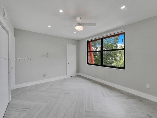 Building Photo - 3744 NE 167th St