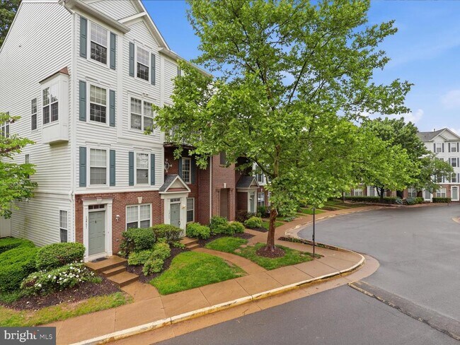 Building Photo - 12753 Fair Crest Ct