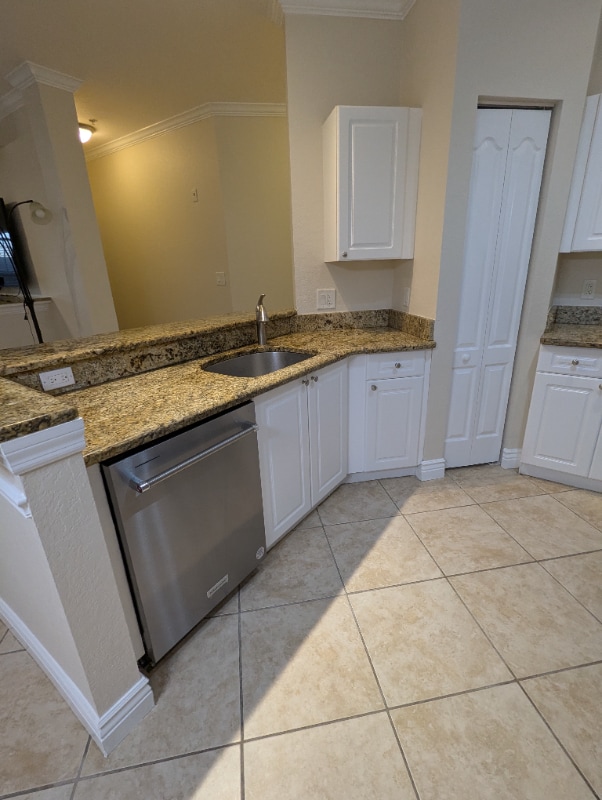 Building Photo - 2747 Via Capri