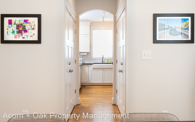 Building Photo - 3 br, 2.5 bath House - 910 Scout Dr
