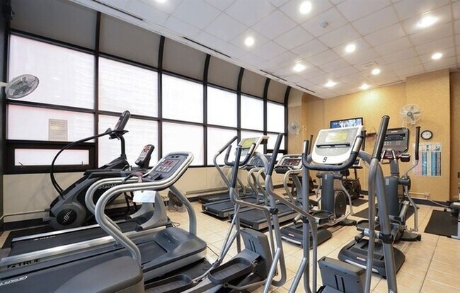 Building Photo - 211 E Ohio St