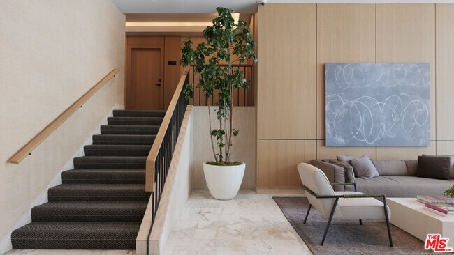 Building Photo - 999 N Doheny Dr