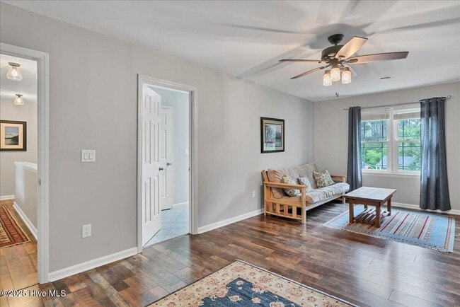 Building Photo - 209 Lazar Ln