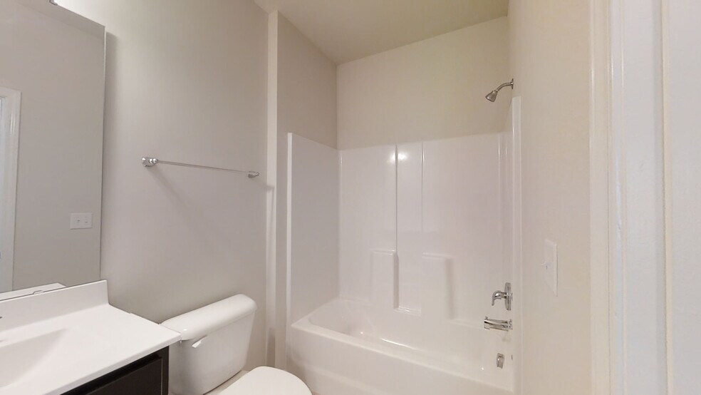 Building Photo - 103 Silver Fir Ln