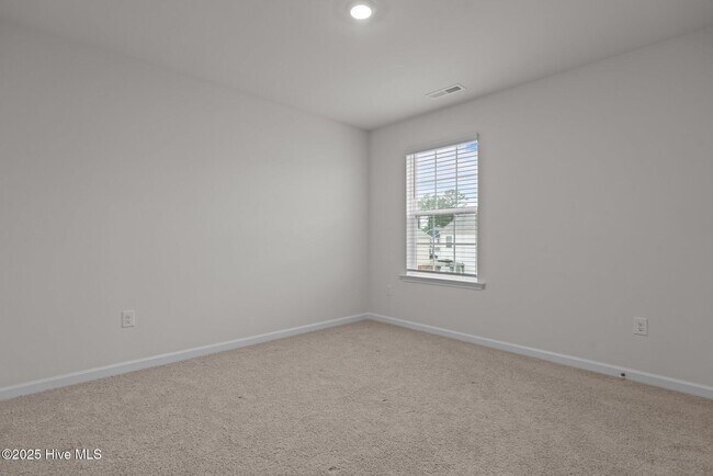 Building Photo - 2120 Wild Rdg Dr