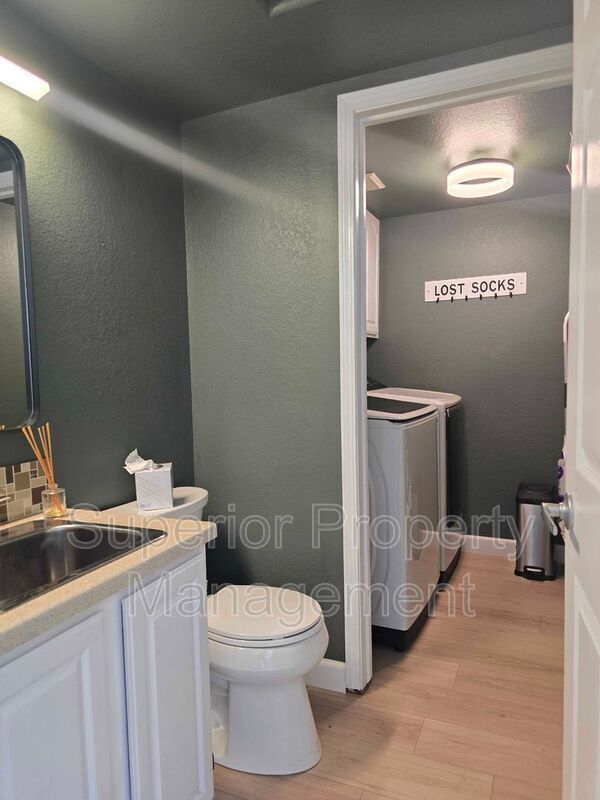 Building Photo - 4126 Stoneridge Ct