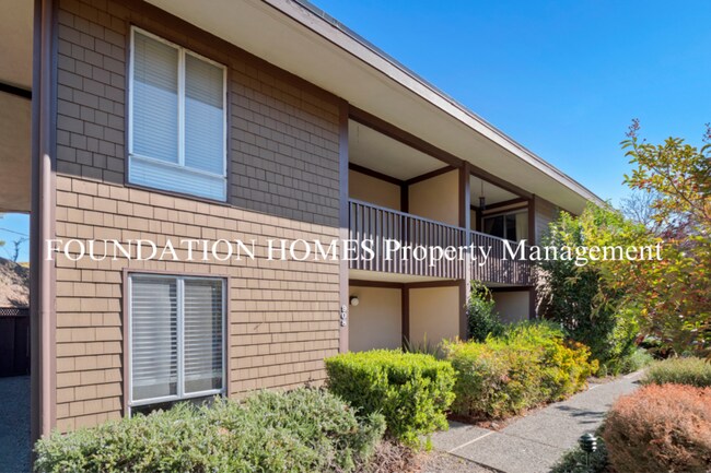 Building Photo - 908 Lea Dr