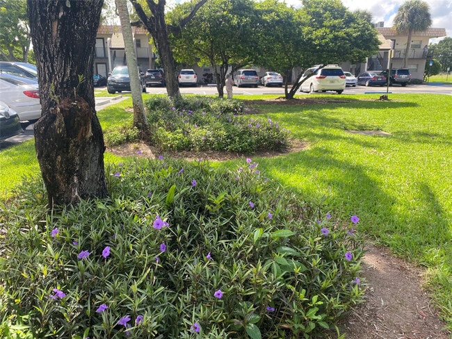 Building Photo - 6800 Nova Dr