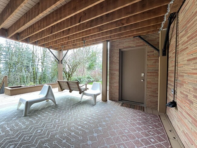 Building Photo - Spacious 1 Bedroom ADU Steps to OHSU with Soaking Tub, Rain Shower, and Treeline Views