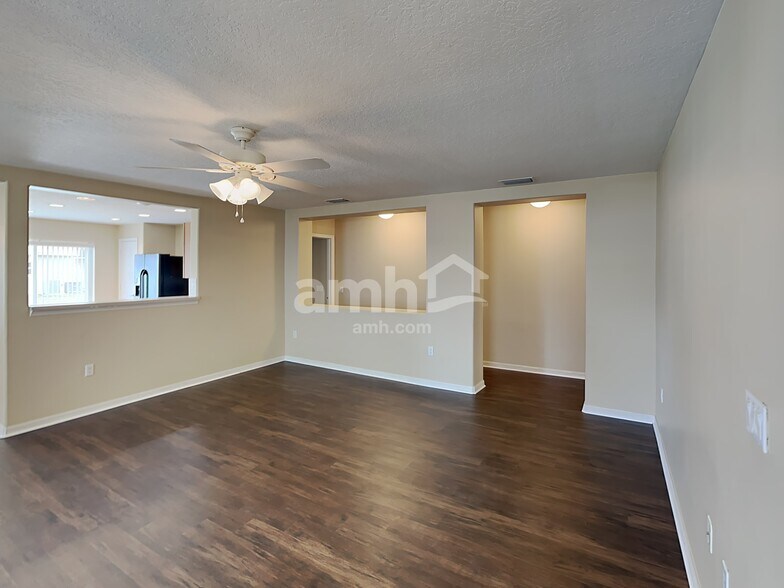 Building Photo - 10512 Boyette Creek Blvd