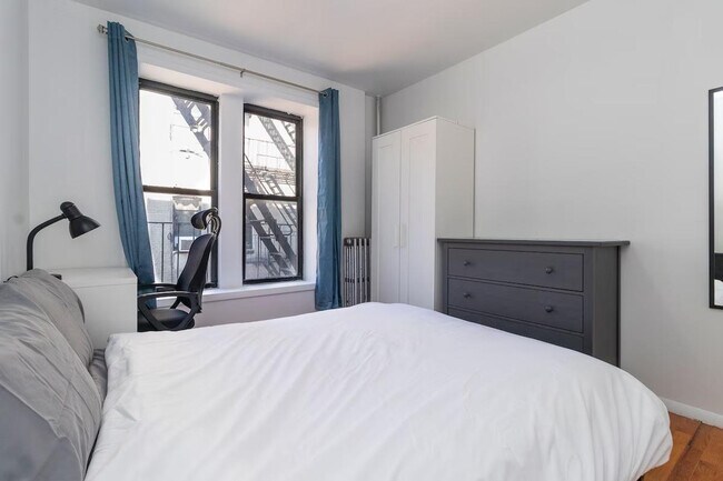 Building Photo - 1789 1st Ave