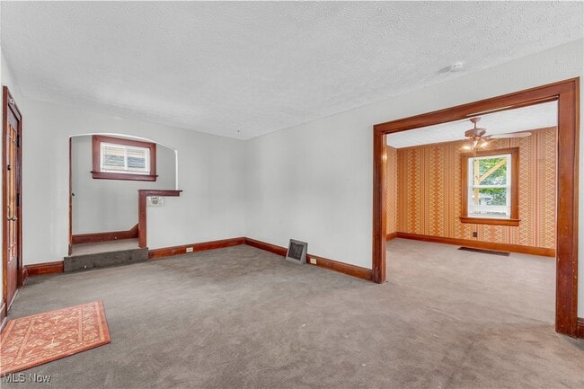 Building Photo - 617 Whitney Ave