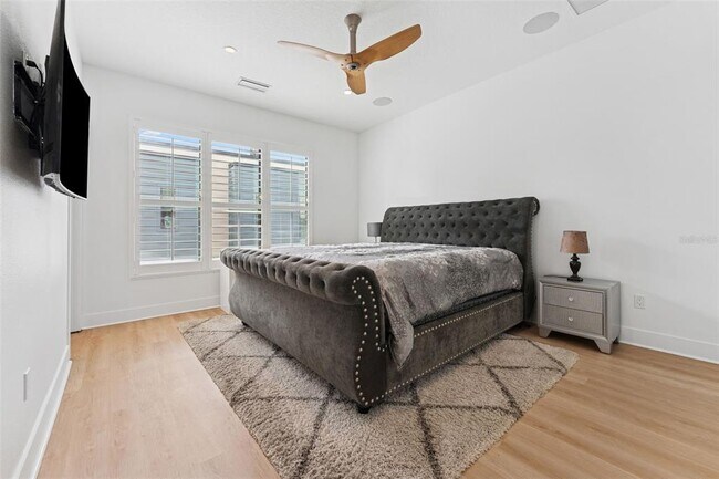 Building Photo - 4810 W McElroy Ave