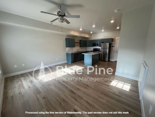 Building Photo - 359 N 3rd West St