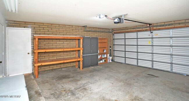 Building Photo - 4741 W Red Wolf Dr