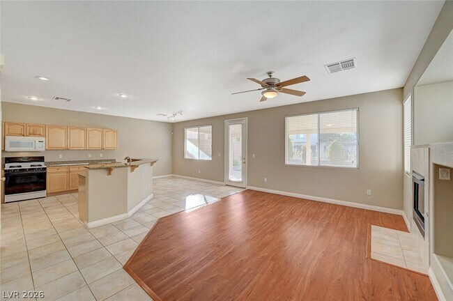 Building Photo - 121 Standing Stone St