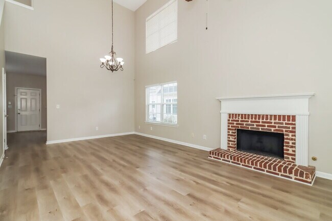 Building Photo - 4639 Liberty Square Dr