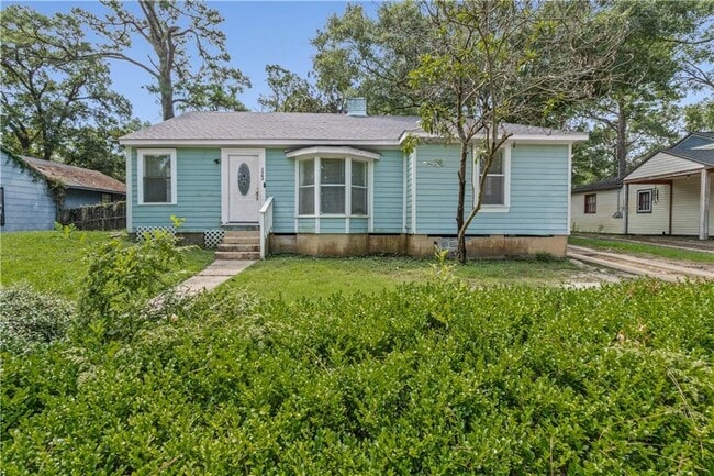 Building Photo - 2063 S Gimon Cir