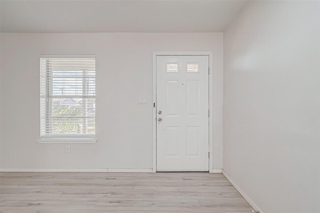 Building Photo - 1612 2nd St