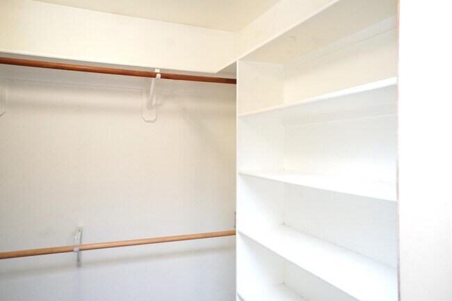 Building Photo - 11965 W Gunsmoke Dr