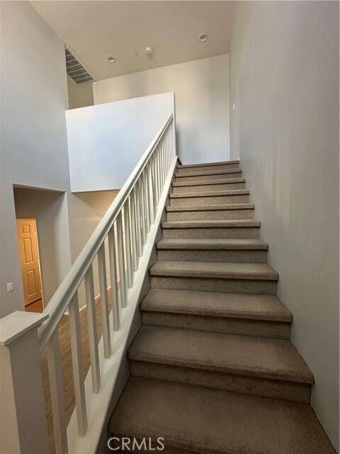 Building Photo - 1055 Raven Ct